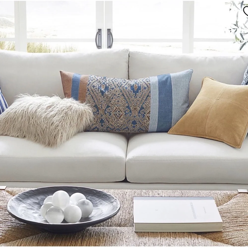 Pottery Barn Izal Pieced Lumbar Pillow Covers – Set of 2 – EUC